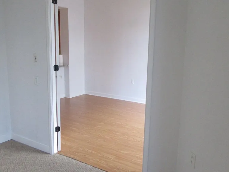 85 Bloor St E #1808 — Photo 13