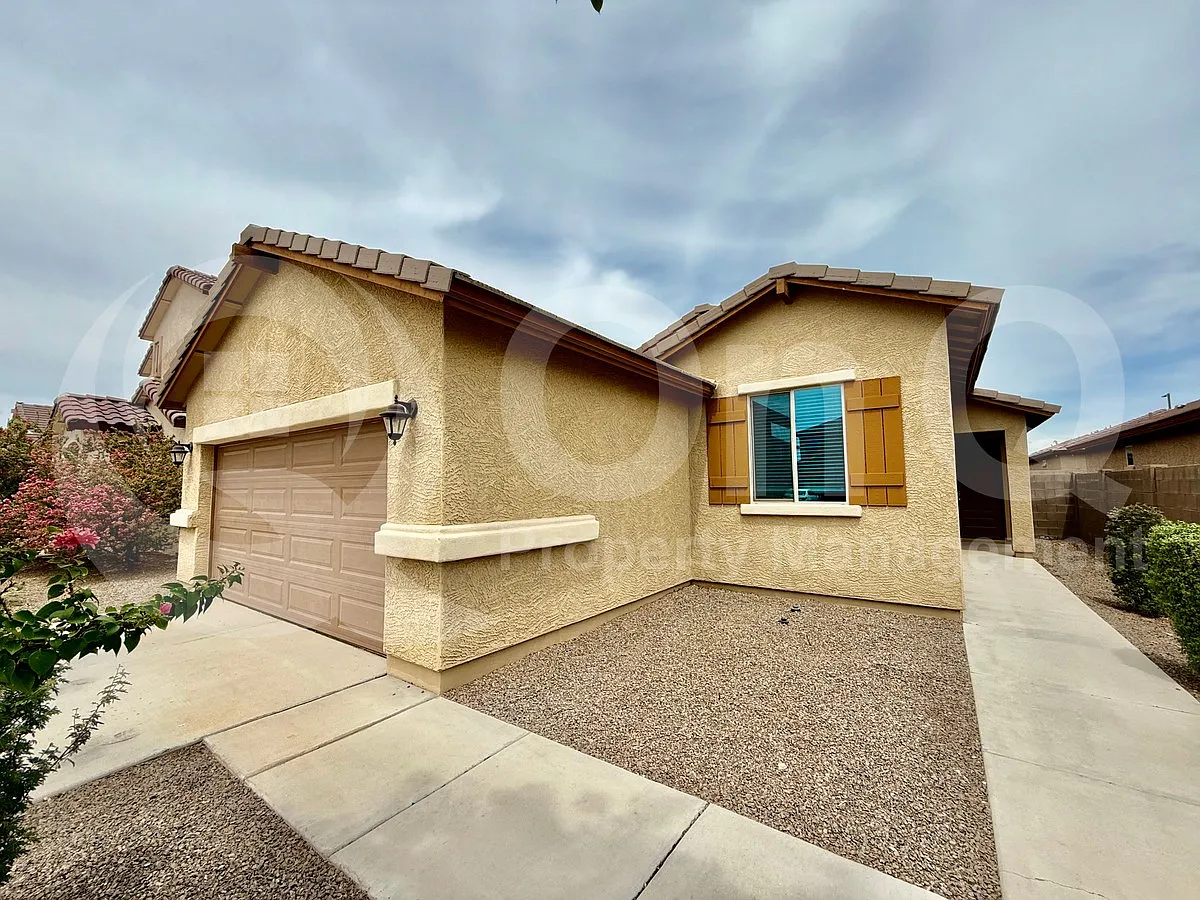 3 bed, 2.0 bath, 1590 sqft, $2,150 — Photo 2