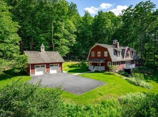 2 Covered Bridge Ln, Lebanon, NJ 08833