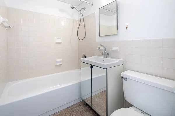 Sold by Sotheby's International Realty | media 6