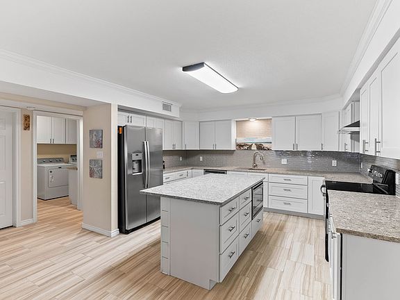 5th image of 2321 Harbor Dr