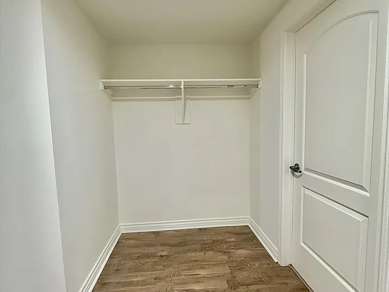 Yaya Nordhoff Apartments — Photo 9