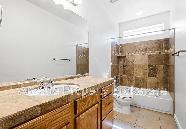 1933 W Tanya Trl — Photo 17