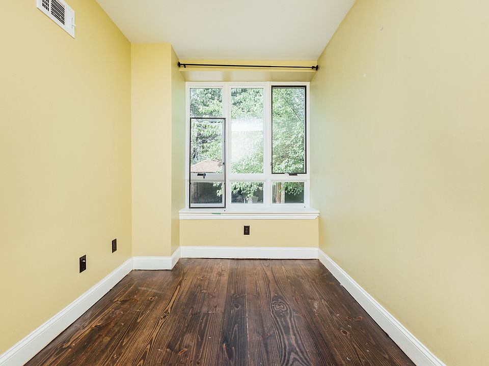 2nd image of 1027 President St #1