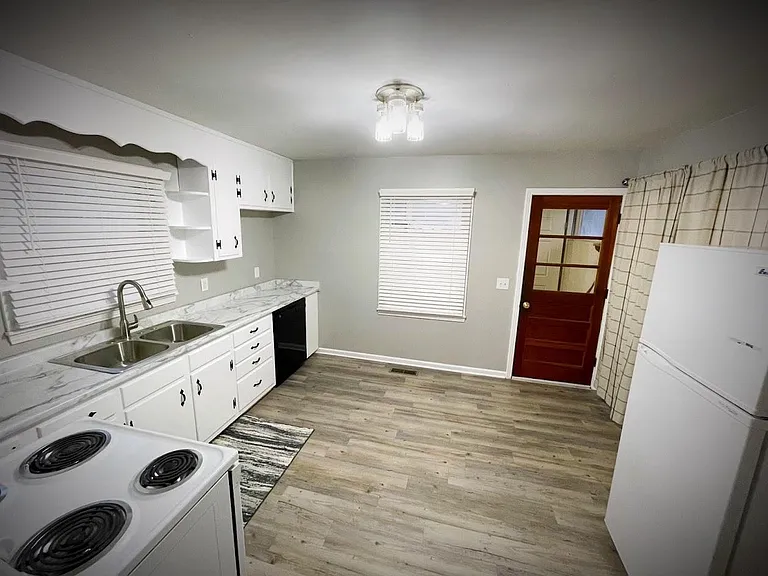45 E Caldwell Ave — Photo 7