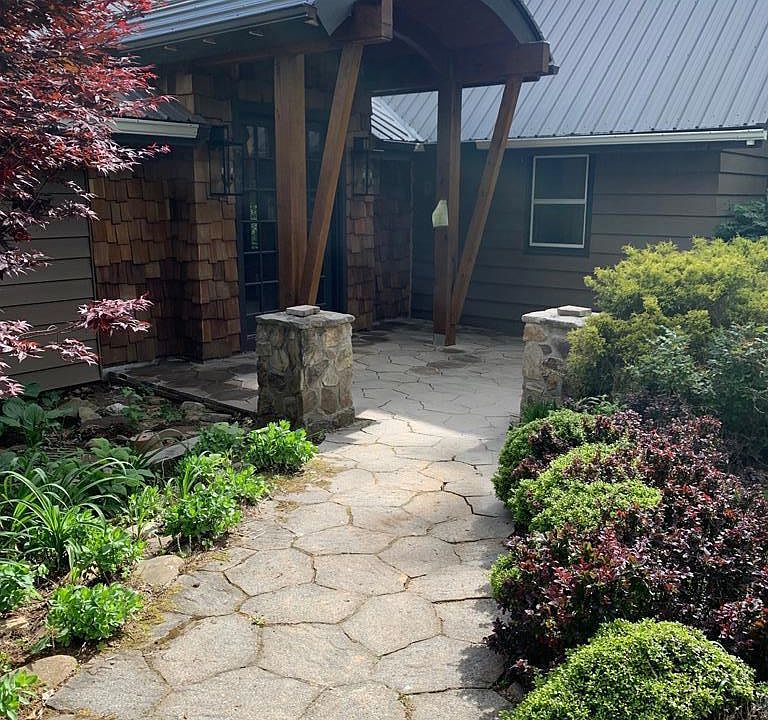 1st image of 160 Strawberry Ln