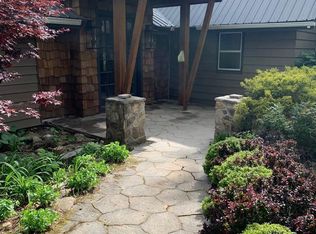 160 Strawberry Ln, Highlands, NC 28741