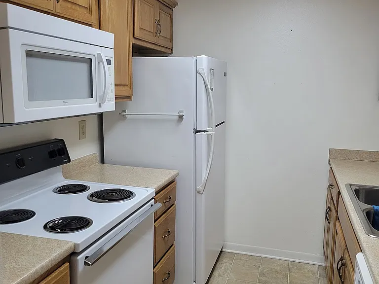 74 Lakeshore Ct #81-1 — Photo 5