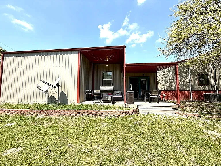 12403 S Simpson Rd — Photo 23