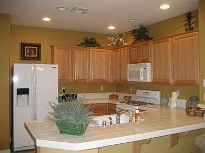 5th image of 161 Rockmont Cir