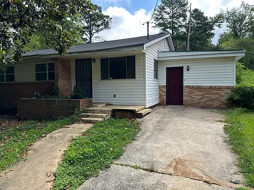 5208 Kingswood Cir Photo 1