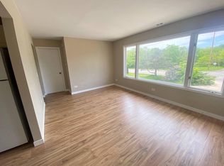 1415 N Fairfield Rd #15B, Round Lake, IL 60073