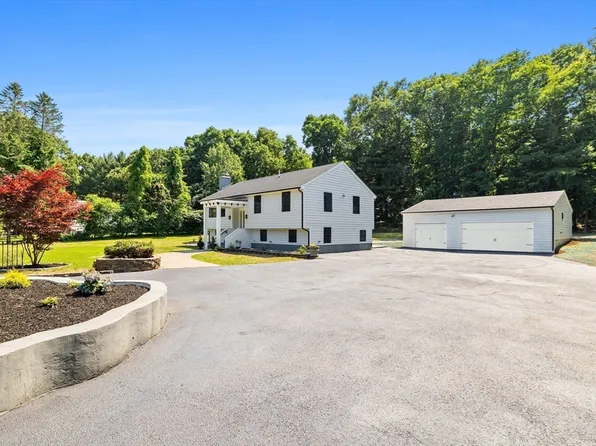 565 Walnut St, Lynnfield, MA 01940