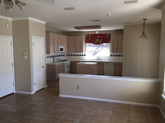 4th image of 17504 Lake Pines Dr