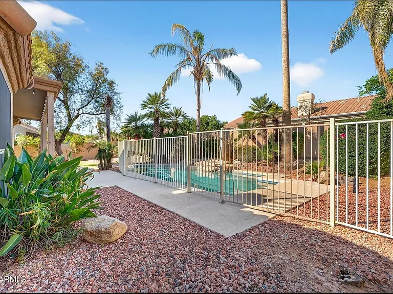 5434 E Campo Bello Dr — Photo 40