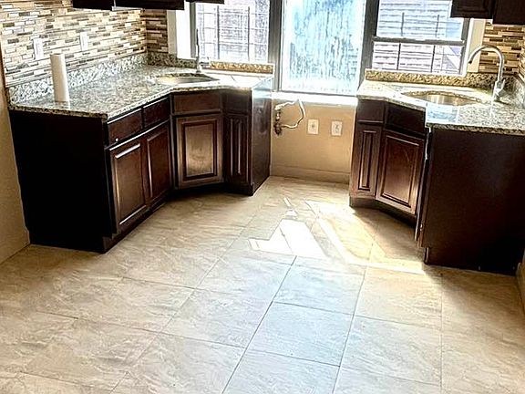 3rd image of 11-27 Nameoke St #2K