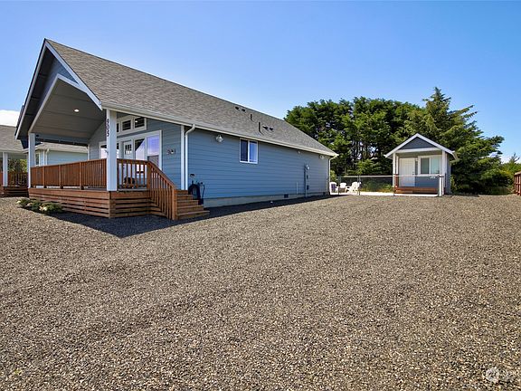 3rd image of 905 Ocean Shores Boulevard SW