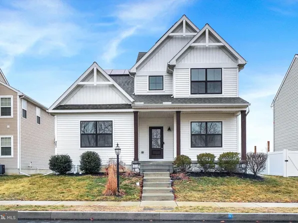 107 Honeysuckle Dr, Marietta, PA 17547