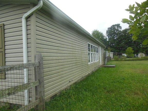 3rd image of 2007 Clearview Dr