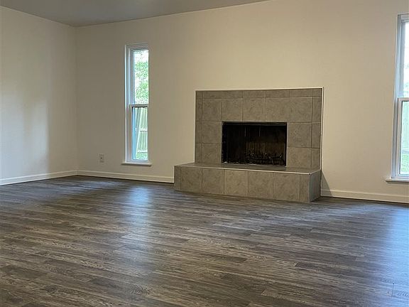 4th image of 3911 Broadmoor Dr