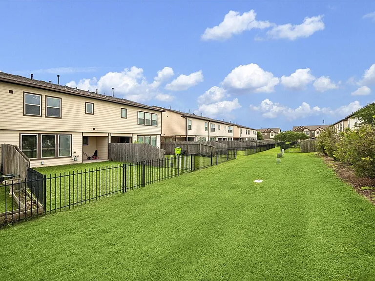 3404 Orchard Bridge Ln — Photo 18