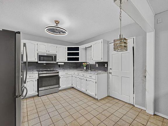 5th image of 3111 E Monroe Ave