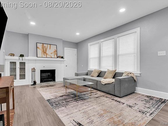 5th image of 3495 Chatsworth St