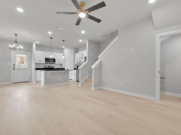 2nd image of 521 Dakota St #101