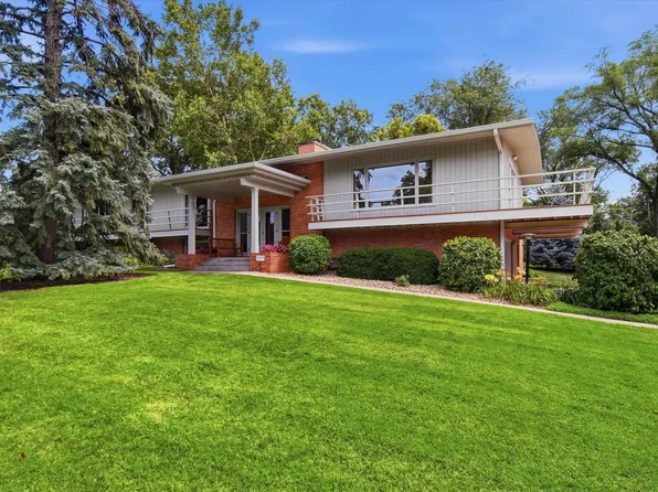 5037 SW West Hills Dr, Topeka, KS 66606