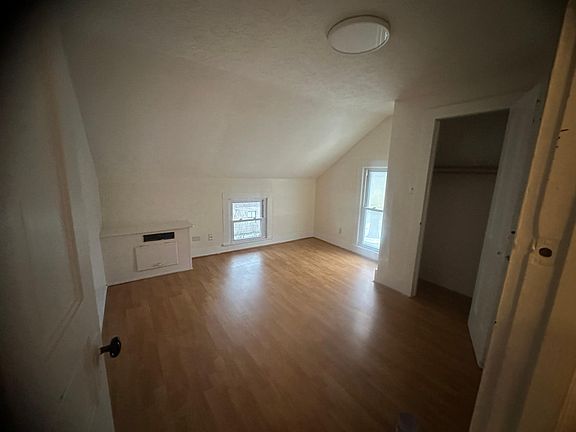 2nd image of 4809 Greenwood Rd