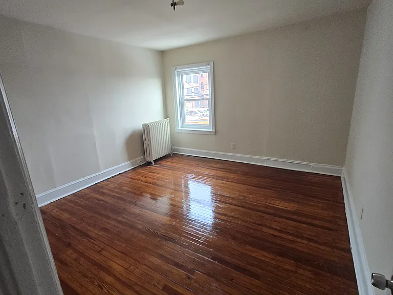 4672 Stenton Ave — Photo 6