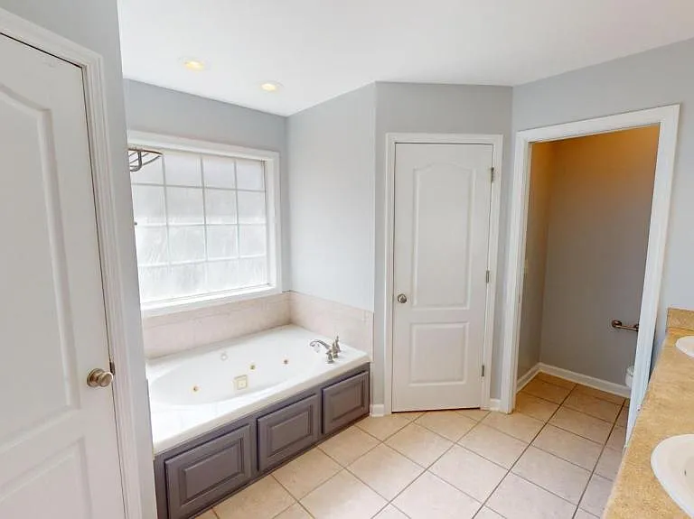 109 Mohegan Dr — Photo 18