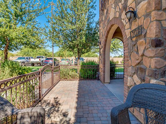 4th image of 4764 E Red Oak Ln Unit 101