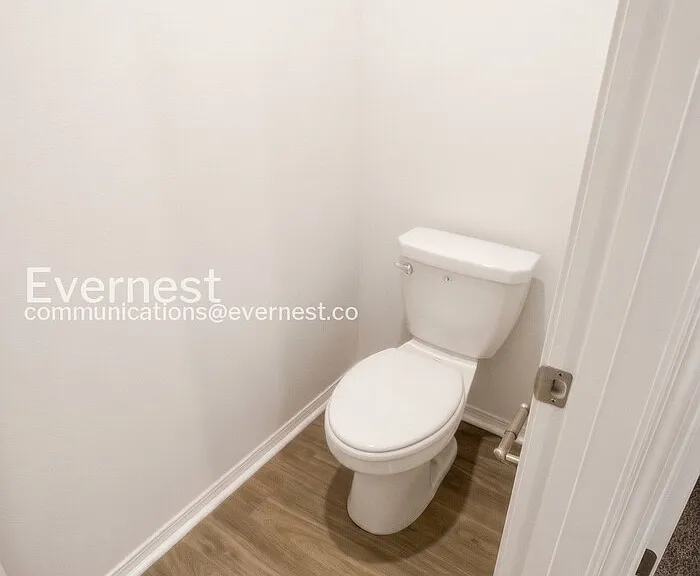 108 E Sunbelt Ct — Photo 8