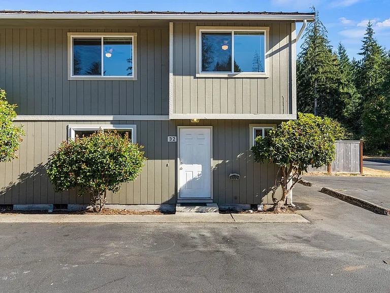 Olympia's Prine Villa Townhomes — Photo 2