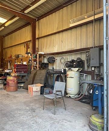 4th image of 76055 1083rd Hwy