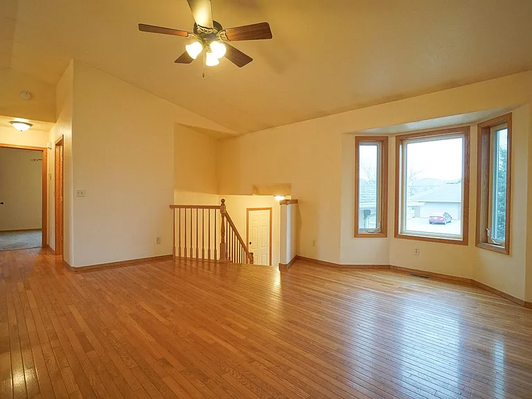 5201 S Baneberry Ave — Photo 5