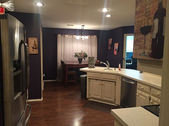 kitchen & breakfast nook
