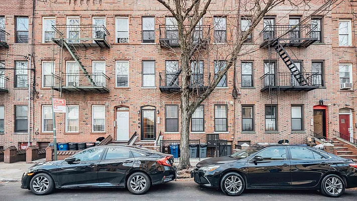 Rented by Nooklyn NYC LLC | media 32