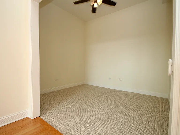 4651 N Greenview #409 — Photo 8