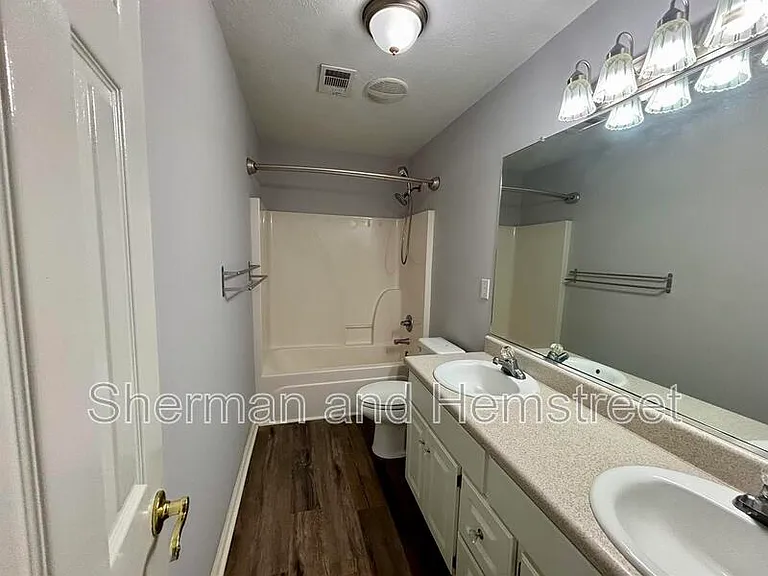 831 Dantignac St #831 DANTIGNAC ST — Photo 9