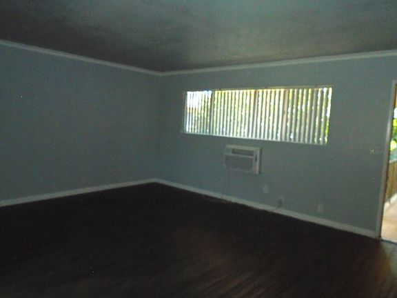 5th image of 1011 W Cypress St #9