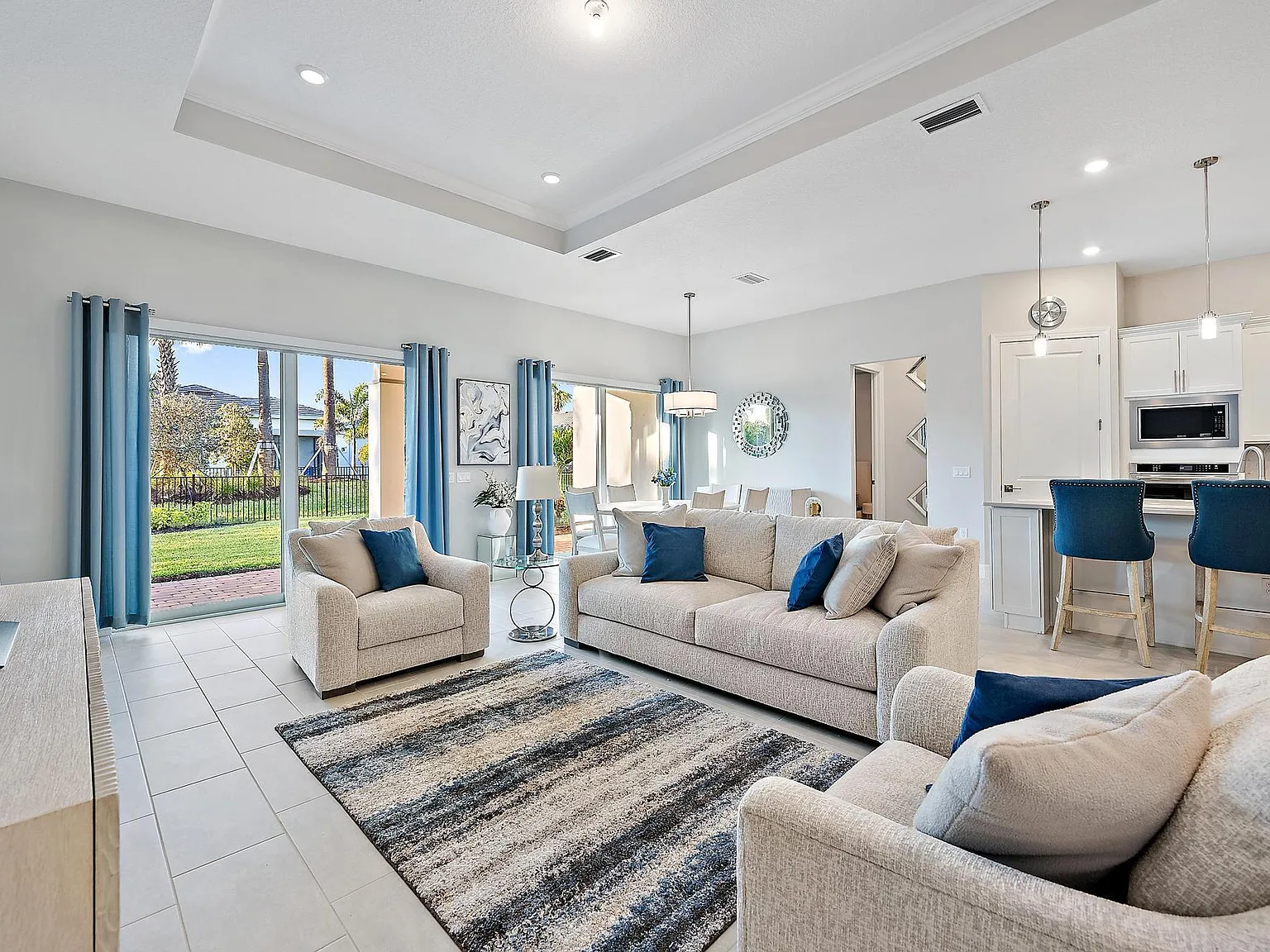 3 bed, 3.0 bath, 2258 sqft, $4,500 — Photo 4