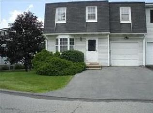 11 Hemlock Ct, Fishkill, NY 12524