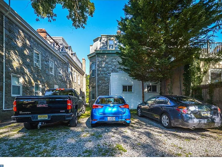 424 W Chelten Ave #2R — Photo 6
