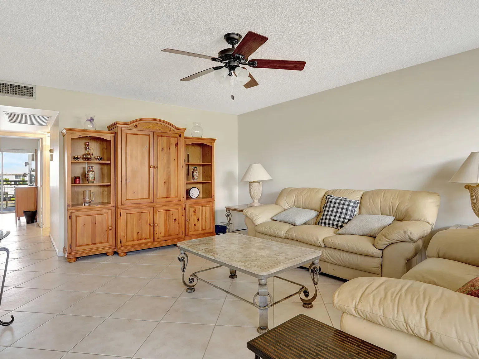 2 bed, 2.0 bath, 1002 sqft, $1,850 — Photo 3