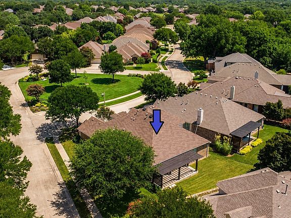 2nd image of 425 Long Cove Dr