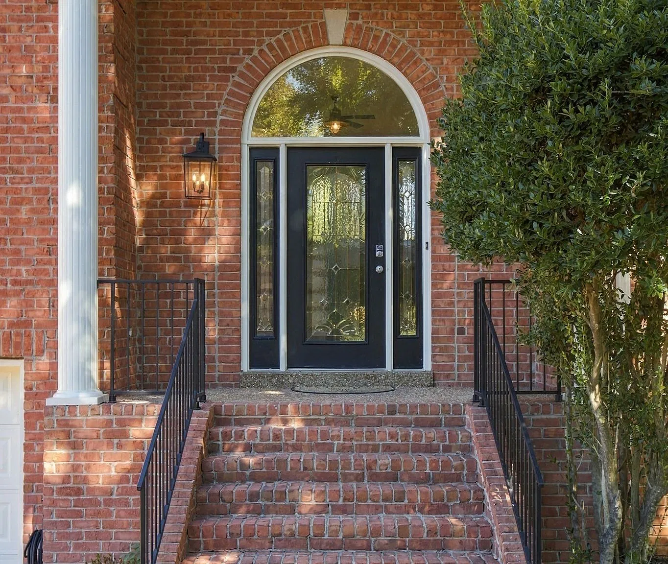 3 bed, 2718 sqft, $2,995 — Photo 4