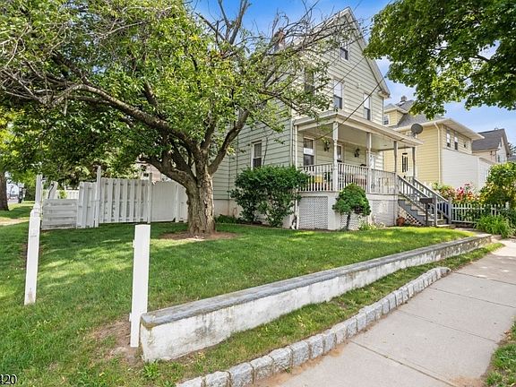 2nd image of 33 Pulaski Pl