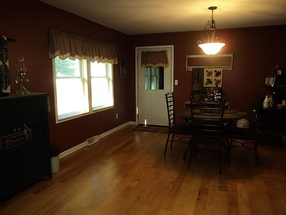 5th image of 4180 Lincoln St